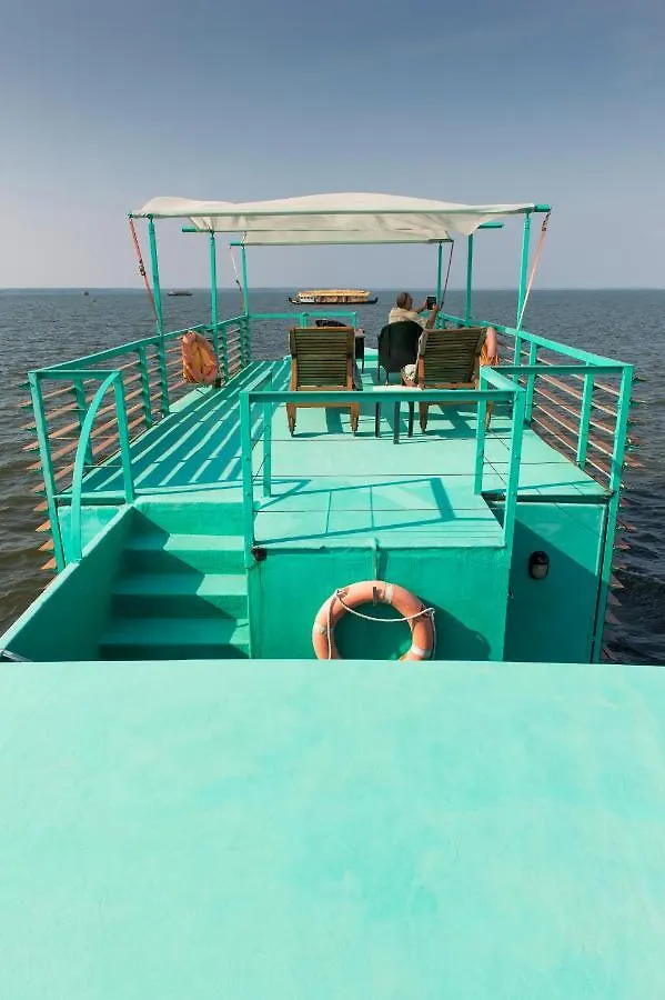 **** Resort Purity At Lake Vembanad Mararikulam India