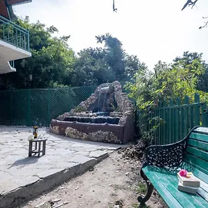 stayvista-at-nau-nabh-cottage.shimlahotels.net/