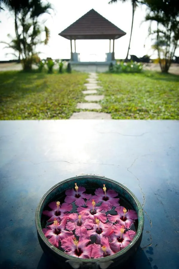 **** Resort Purity At Lake Vembanad Mararikulam India